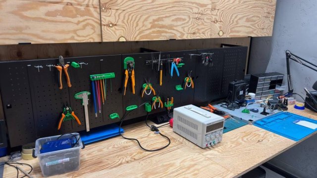 55098359212596240259655435676586662242608582n